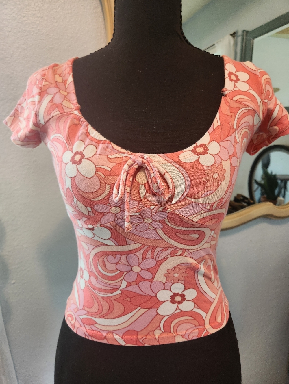 Hollister Pink Floral Tie-Front Scoop Neck Top